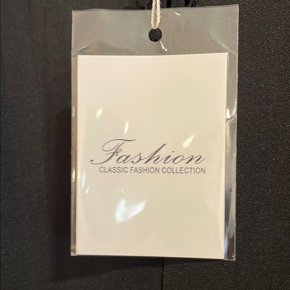 Classic Fashion Collection, Sleek Black Sleeveless Jumpsuit with Straight Leg - Picture 2 of 5